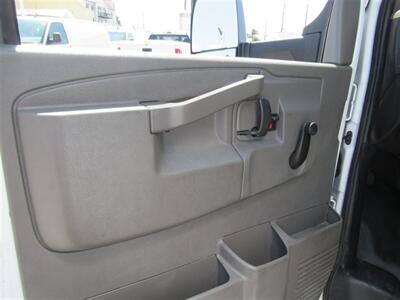 2019 GMC Savana 3500 Box Truck  16 Ft - Photo 7 - La Puente, CA 91744