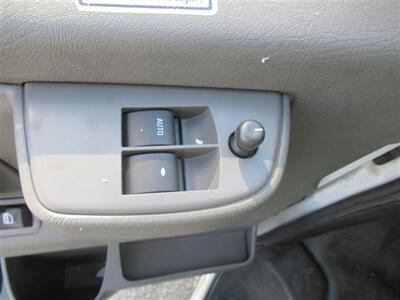 2021 GMC Savana 3500 Box Truck  16 Ft - Photo 39 - La Puente, CA 91744