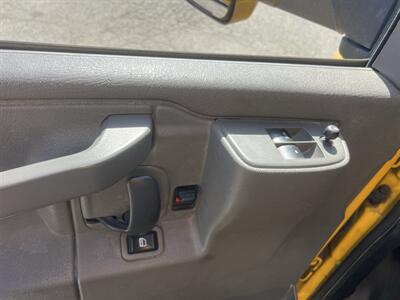 2022 GMC Savana 3500 Box Truck  16 Ft - Photo 15 - La Puente, CA 91744