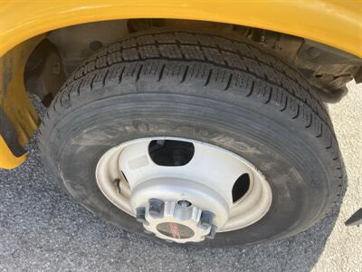 2022 GMC Savana 3500 Box Truck  16 Ft - Photo 25 - La Puente, CA 91744