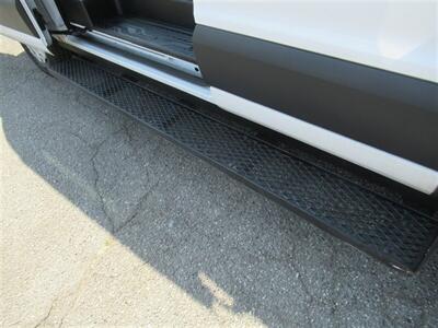 2017 Ford Transit 150 Wheelchair Van  Medium Roof 130 WB - Photo 22 - La Puente, CA 91744