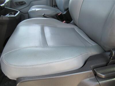 2017 Ford Transit 150 Wheelchair Van  Medium Roof 130 WB - Photo 30 - La Puente, CA 91744