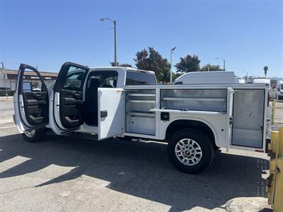 2024 Chevrolet Silverado 2500 Utility Truck  Crew Cab 4X4 - Photo 10 - La Puente, CA 91744