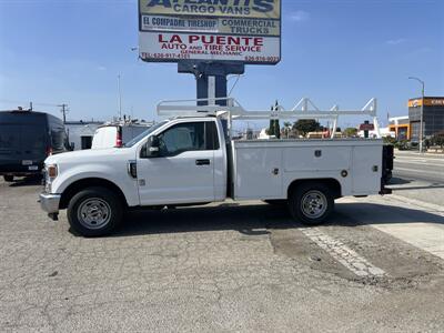 2020 Ford F-350 Utility Truck   - Photo 2 - La Puente, CA 91744