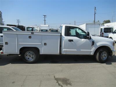 2019 Ford F-250 Utility Truck   - Photo 2 - La Puente, CA 91744