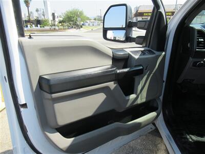 2019 Ford F-250 Utility Truck   - Photo 10 - La Puente, CA 91744