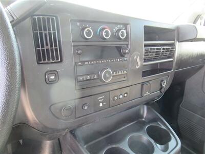2018 Chevrolet Express 3500 Box Truck  10 Ft - Photo 18 - La Puente, CA 91744
