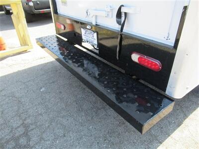 2018 Chevrolet Express 3500 Box Truck  10 Ft - Photo 8 - La Puente, CA 91744