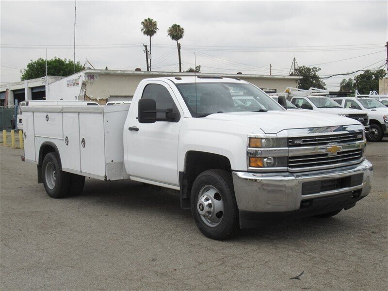 2015 Chevrolet Silverado 3500 Utility Truck  11 Ft