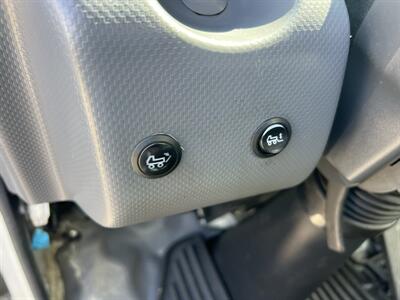 2020 Isuzu NQR Box Truck  16 Ft - Photo 25 - La Puente, CA 91744