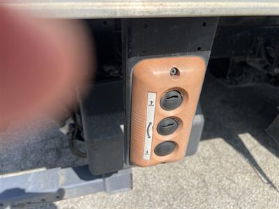 2020 Isuzu NQR Box Truck  16 Ft - Photo 9 - La Puente, CA 91744
