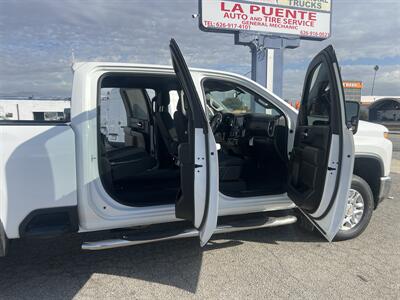 2022 Chevrolet Silverado 2500 Pickup Truck  Crew Cab 4X4 - Photo 10 - La Puente, CA 91744
