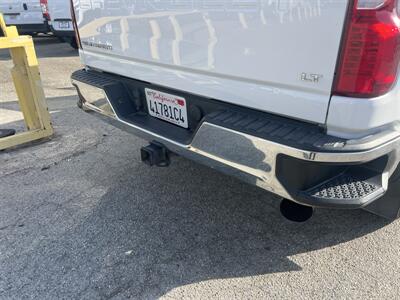 2022 Chevrolet Silverado 2500 Pickup Truck  Crew Cab 4X4 - Photo 9 - La Puente, CA 91744