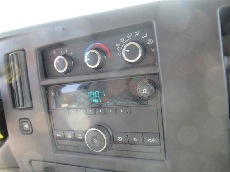 2014 Chevrolet Express 2500 Cargo Van photo 20