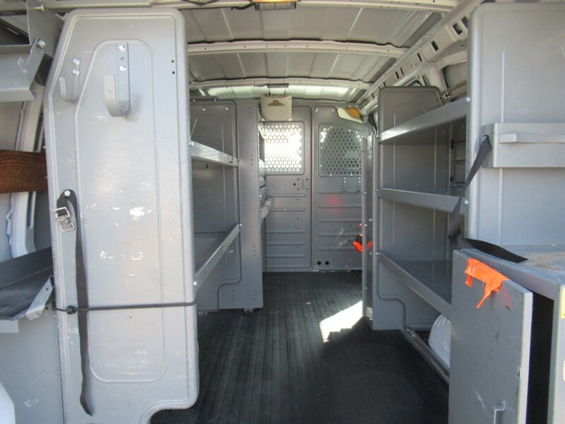 2014 Chevrolet Express 2500 Cargo Van photo 5
