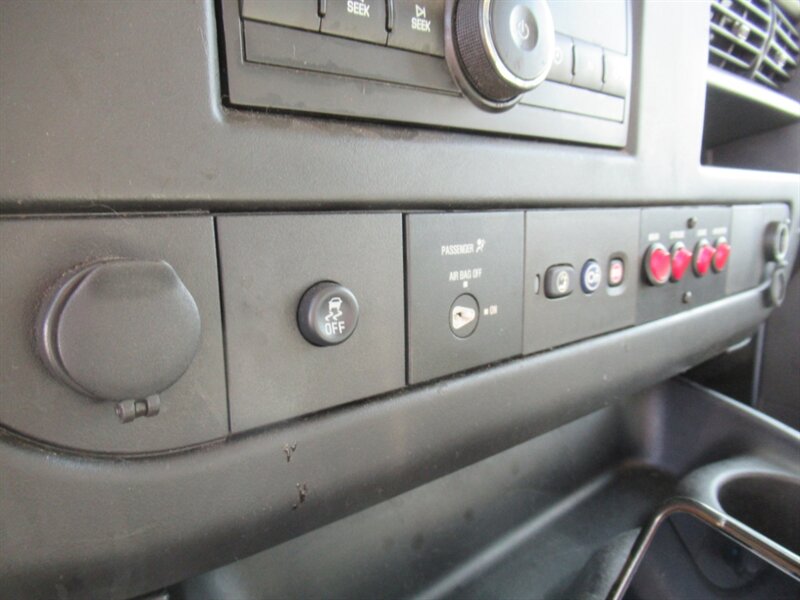 2014 Chevrolet Express 2500 Cargo Van photo 18