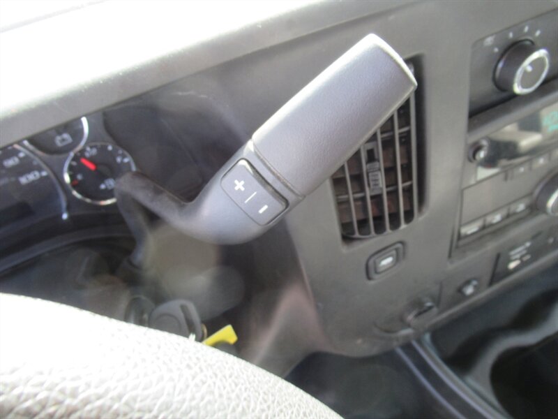 2014 Chevrolet Express 2500 Cargo Van photo 15