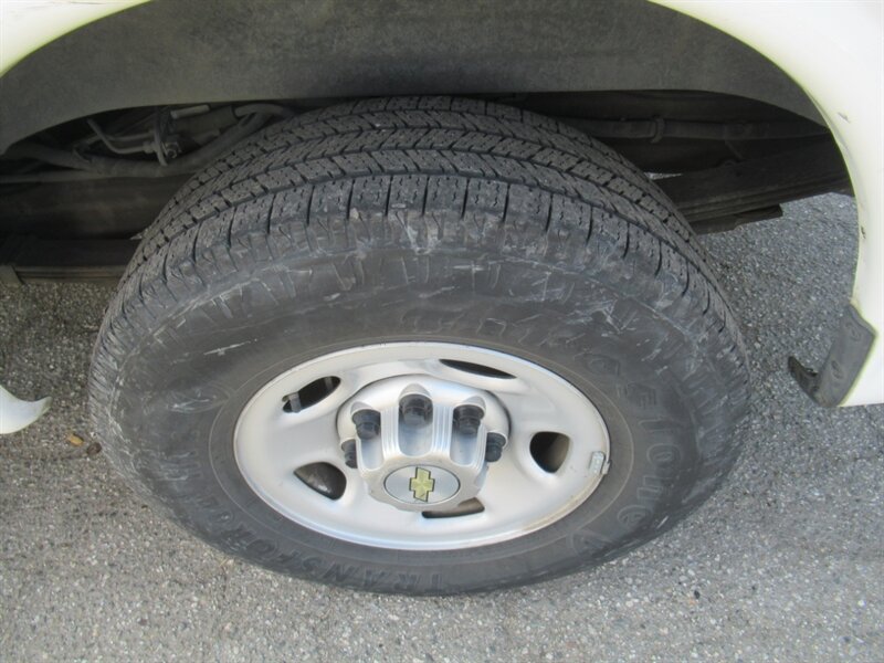2014 Chevrolet Express 2500 Cargo Van photo 28