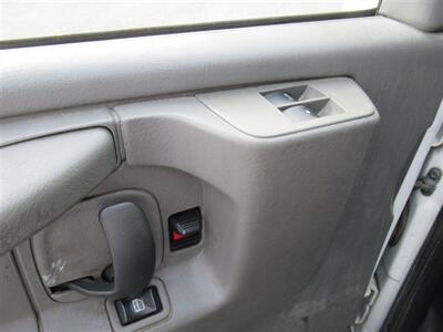 2015 Chevrolet Express 2500 Cargo Van   - Photo 13 - La Puente, CA 91744
