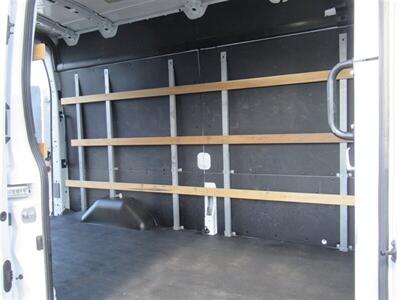 2022 Ford Transit 250  High Roof 148 WB - Photo 13 - La Puente, CA 91744