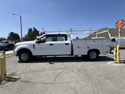 2022 Ford F-250 Utility Truck   - Photo 4 - La Puente, CA 91744