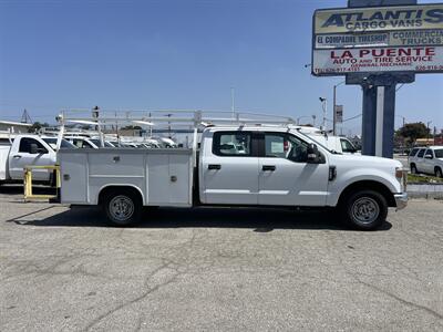 2022 Ford F-250 Utility Truck   - Photo 2 - La Puente, CA 91744