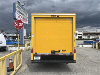 2021 GMC Savana 3500 Box Truck  12 Ft - Photo 3 - La Puente, CA 91744