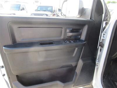 2022 RAM 3500 Crew Cab Dump Truck  9 Ft - Photo 17 - La Puente, CA 91744