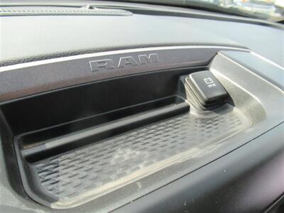 2022 RAM 3500 Crew Cab Dump Truck  9 Ft - Photo 30 - La Puente, CA 91744