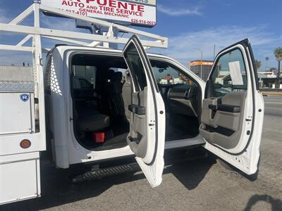 2021 Ford F-550 Super Duty XL Crew Cab 179 4WD  Contractor 12 FT - Photo 12 - La Puente, CA 91744