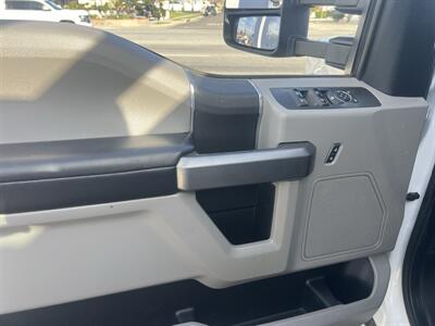 2021 Ford F-550 Super Duty XL Crew Cab 179 4WD  Contractor 12 FT - Photo 13 - La Puente, CA 91744