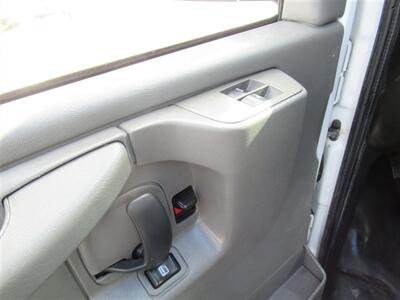 2015 Chevrolet Express 2500 Cargo Van   - Photo 15 - La Puente, CA 91744