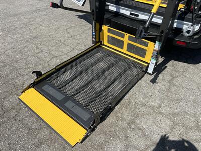 2019 Ford Transit 150 Wheelchair Van  Medium Roof 130 WB - Photo 10 - La Puente, CA 91744