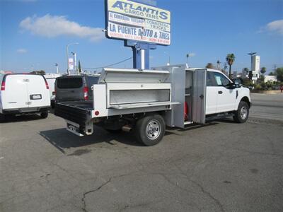 2017 Ford F-350 Crew Cab 4X4 Utility Truck   - Photo 11 - La Puente, CA 91744