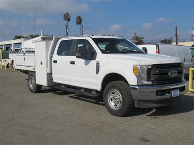 2017 Ford F-350 Crew Cab 4X4 Utility Truck   - Photo 2 - La Puente, CA 91744