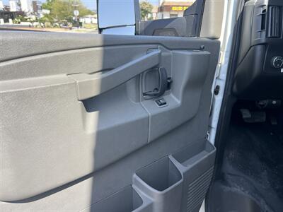2021 GMC Savana 3500 Box Truck  16 Ft - Photo 9 - La Puente, CA 91744