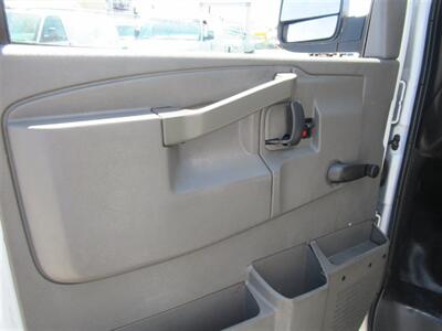 2016 Chevrolet Express 3500 Box Truck  12 Ft - Photo 19 - La Puente, CA 91744