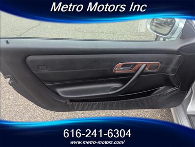 2001 Mercedes-Benz SLK SLK 320 - Photo 8 - Grand Rapids, MI 49548