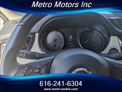 2017 Nissan Rogue SL - Photo 11 - Grand Rapids, MI 49548