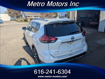 2017 Nissan Rogue SL - Photo 8 - Grand Rapids, MI 49548