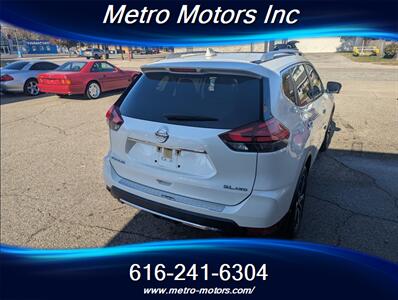 2017 Nissan Rogue SL - Photo 7 - Grand Rapids, MI 49548