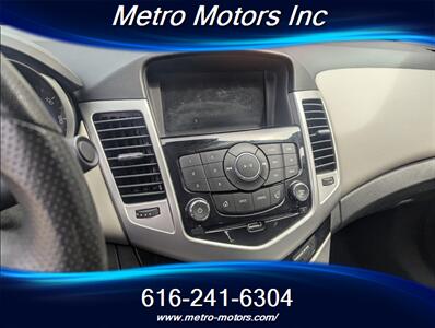 2015 Chevrolet Cruze 1LT Auto - Photo 11 - Grand Rapids, MI 49548