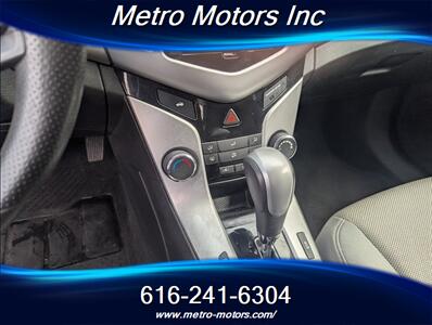 2015 Chevrolet Cruze 1LT Auto - Photo 12 - Grand Rapids, MI 49548