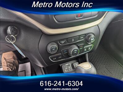 2014 Jeep Cherokee Latitude - Photo 10 - Grand Rapids, MI 49548