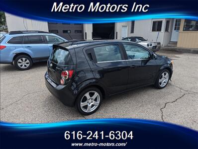 2015 Chevrolet Sonic LT Auto   - Photo 2 - Grand Rapids, MI 49548