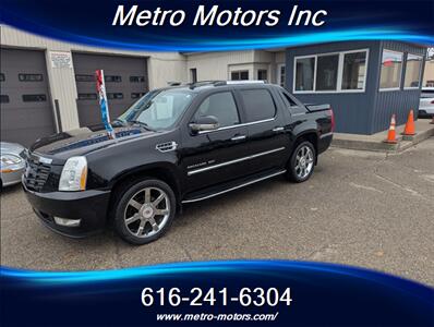 2012 Cadillac Escalade EXT Luxury - Photo 2 - Grand Rapids, MI 49548