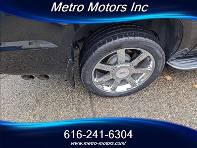 2012 Cadillac Escalade EXT Luxury - Photo 9 - Grand Rapids, MI 49548