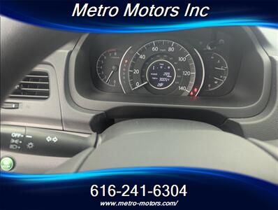2015 Honda CR-V LX - Photo 11 - Grand Rapids, MI 49548