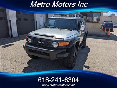 2011 Toyota FJ Cruiser   - Photo 3 - Grand Rapids, MI 49548