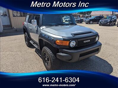 2011 Toyota FJ Cruiser   - Photo 4 - Grand Rapids, MI 49548